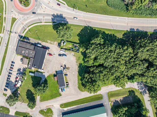 More Photos Of 1006 Velp Ave, Green Bay Freestanding For Sale