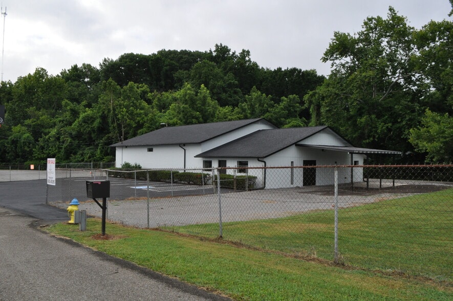 More Photos Of 4701 Hubbs Ln, Knoxville Office For Sale
