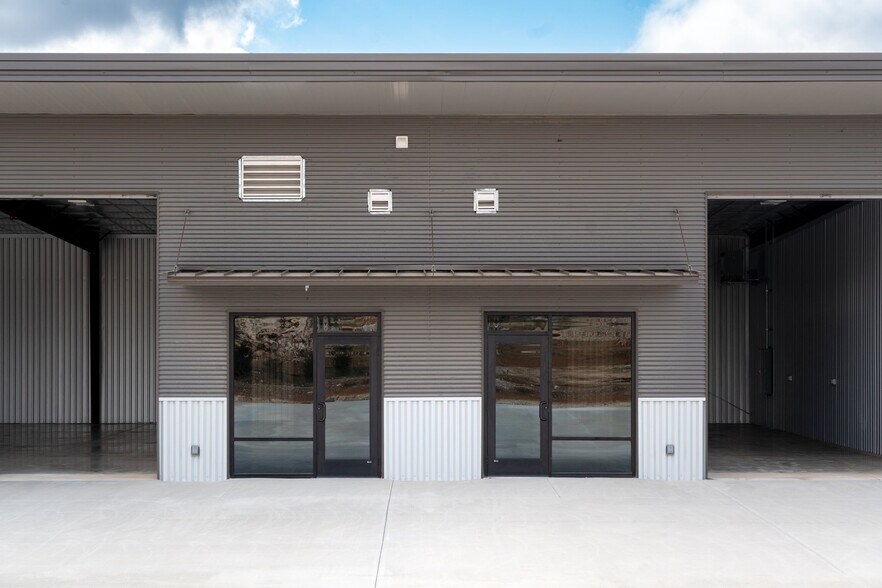 More Photos Of 1900 S Cranes Mill Rd, New Braunfels Unknown For Lease