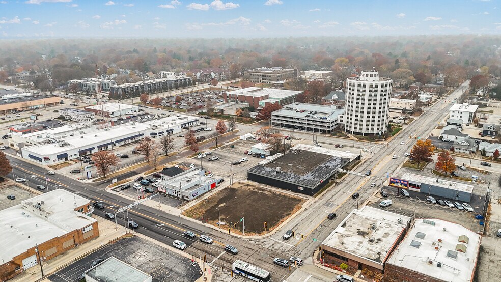 More Photos Of 401 S Neil St, Champaign Land For Lease