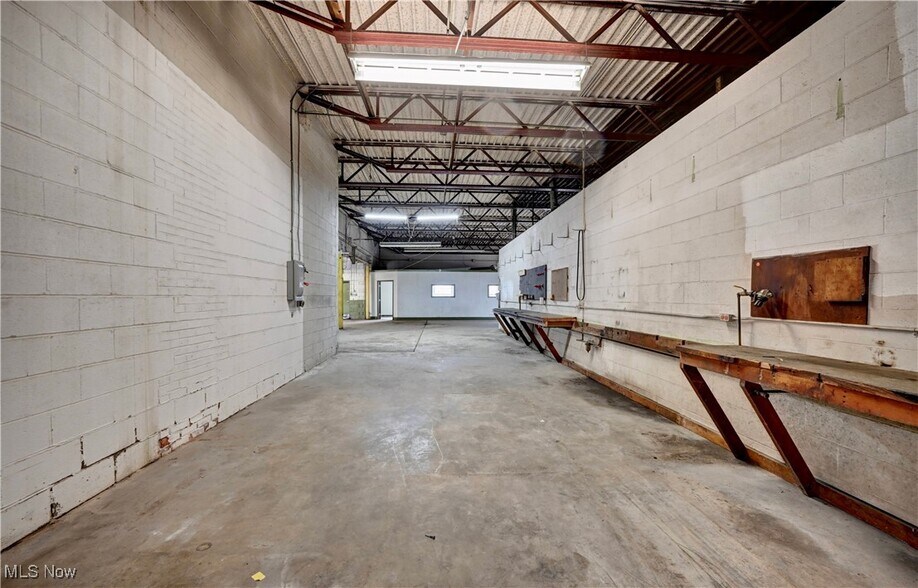 More Photos Of 422 S Green Rd, South Euclid Warehouse For Sale