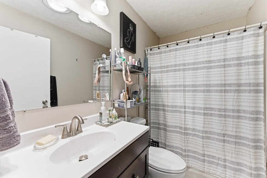 More Photos Of 526 W 1st Ave, Columbus Multifamily For Sale