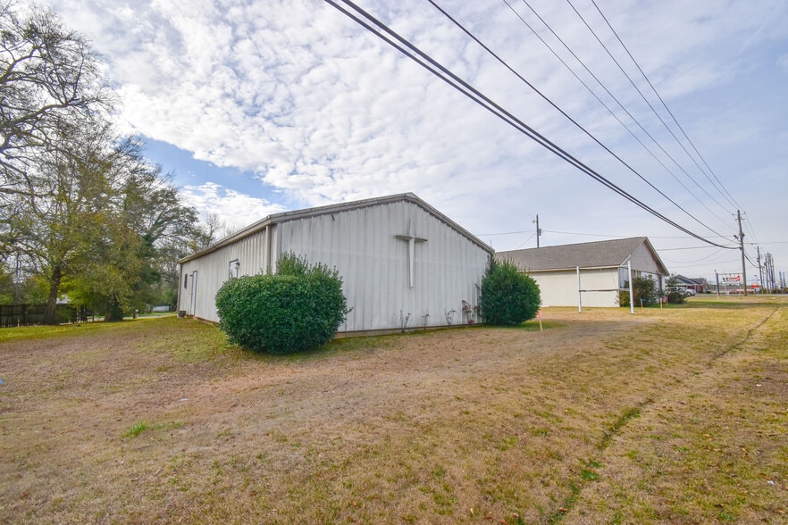 Primary Photo Of 6611 University Blvd E, Cottondale Specialty For Sale