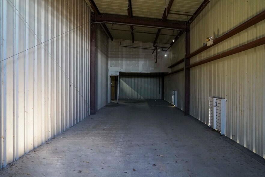 More Photos Of 525 S Highway 77, Robstown Industrial For Lease