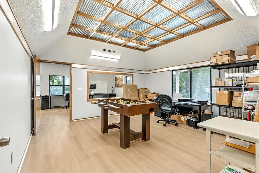 More Photos Of 8431 Baymeadows Way, Jacksonville Loft Creative Space For Lease