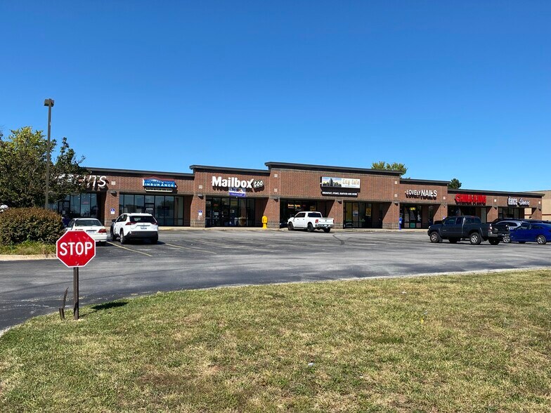 More Photos Of 2121-2155 W Republic Rd, Springfield Unknown For Lease
