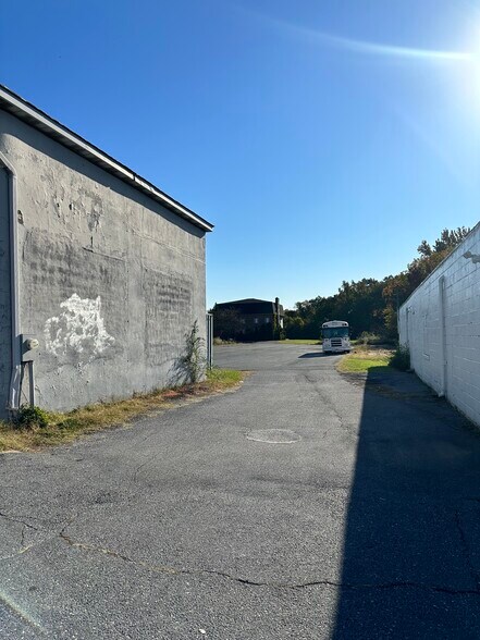 More Photos Of 8511 Fort Smallwood Rd, Pasadena Auto Repair For Sale