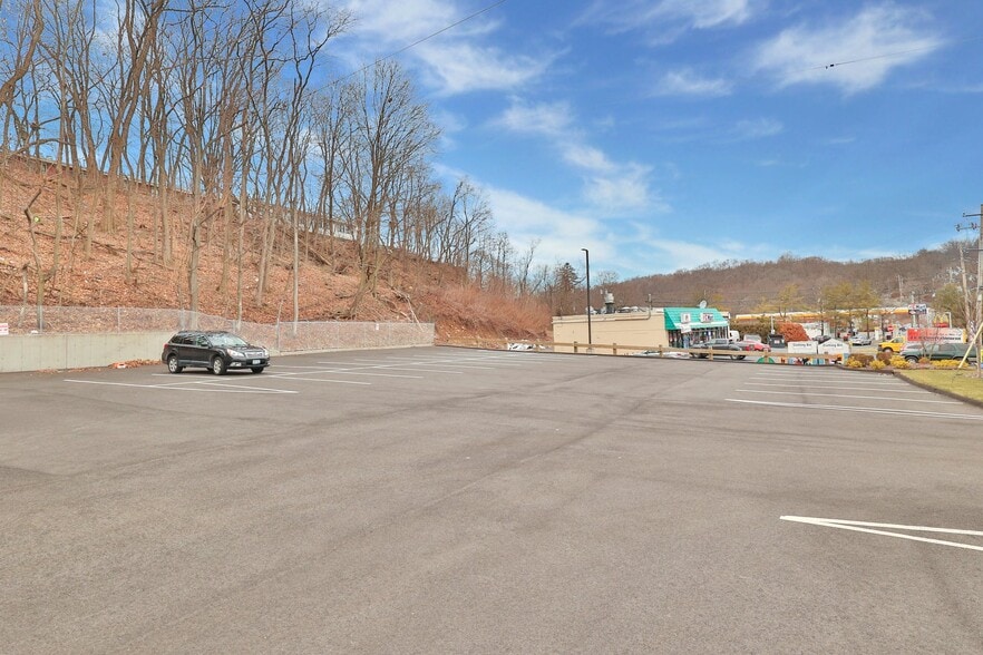 More Photos Of 10 Waldron Ave, Nyack Storefront For Lease