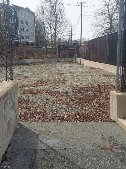 More Photos Of 16 Flanders Rd, Netcong Specialty For Sale