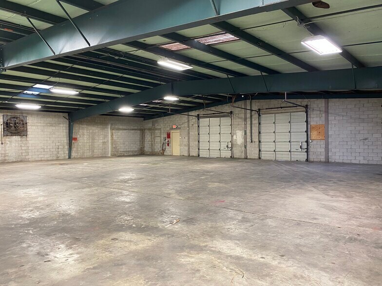 More Photos Of 4496 35th St, Orlando Light Manufacturing For Lease