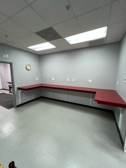 More Photos Of 7270 114th Ave, Largo Distribution For Sale