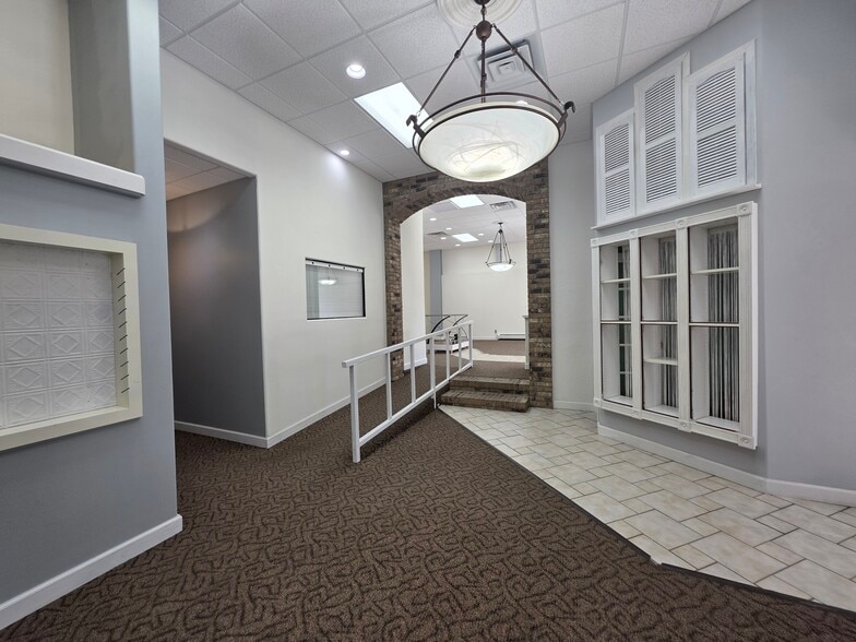 More Photos Of 205 Main St S, Minot Storefront Retail Office For Lease