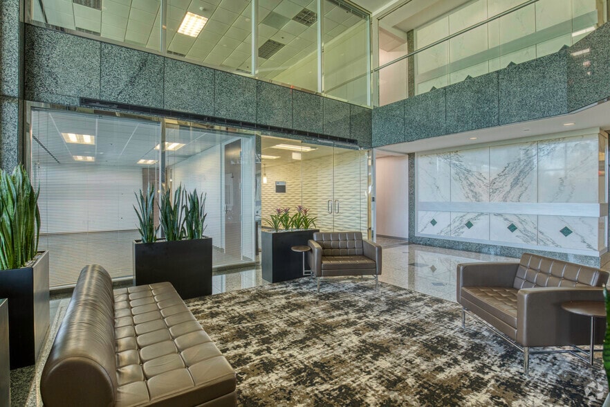 More Photos Of 600 N Westshore Blvd, Tampa Office For Lease