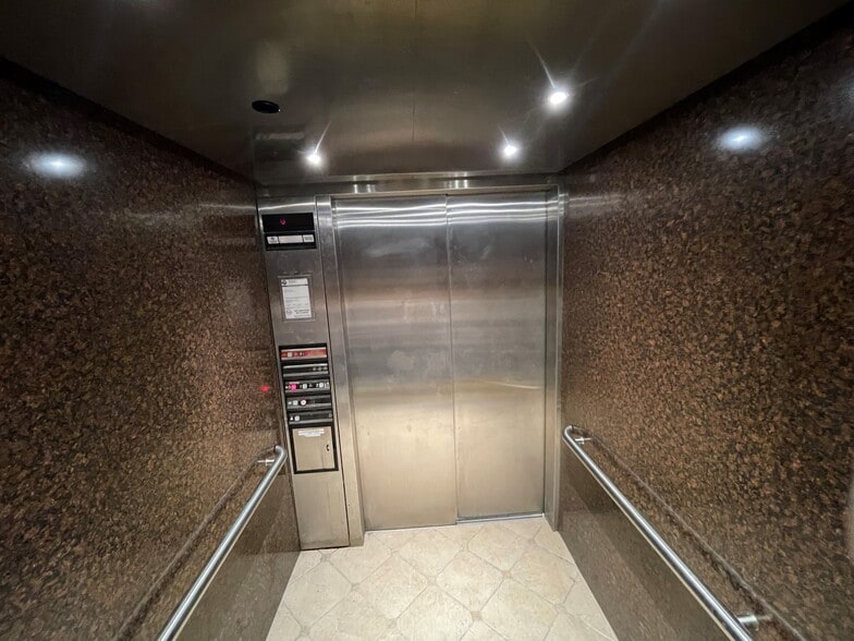 More Photos Of 500 SE Osceola St, Stuart Medical For Lease