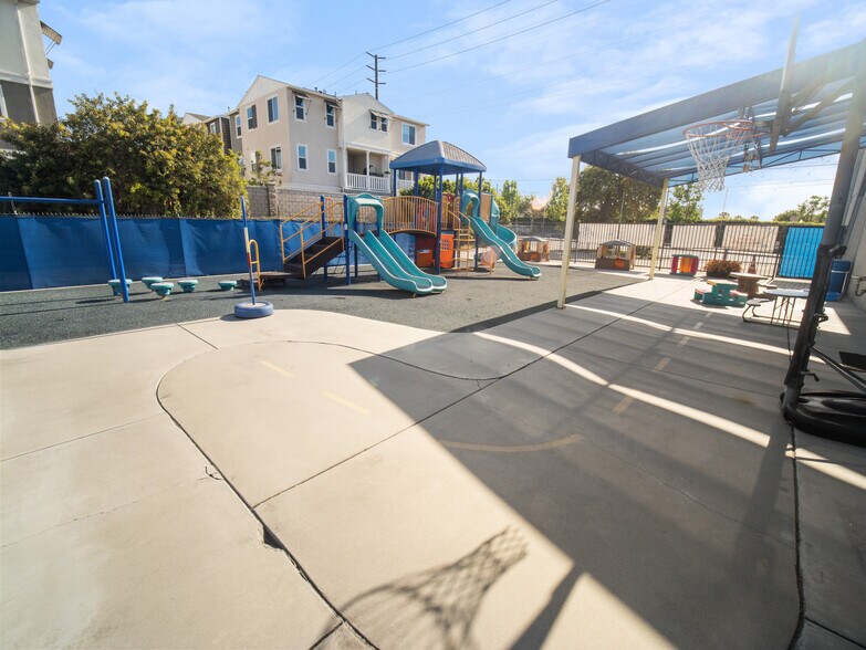 More Photos Of 2350-2400 S Central Ave, Compton Warehouse For Lease
