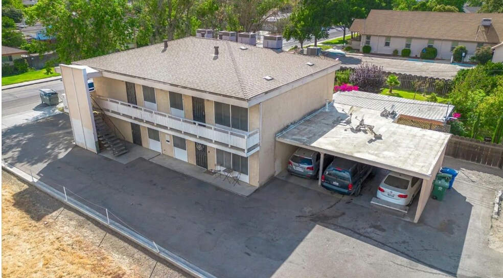 More Photos Of 218 W K St, Los Banos Apartments For Sale