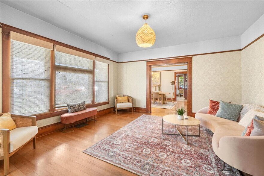 More Photos Of 139 SW I St, Grants Pass Specialty For Sale