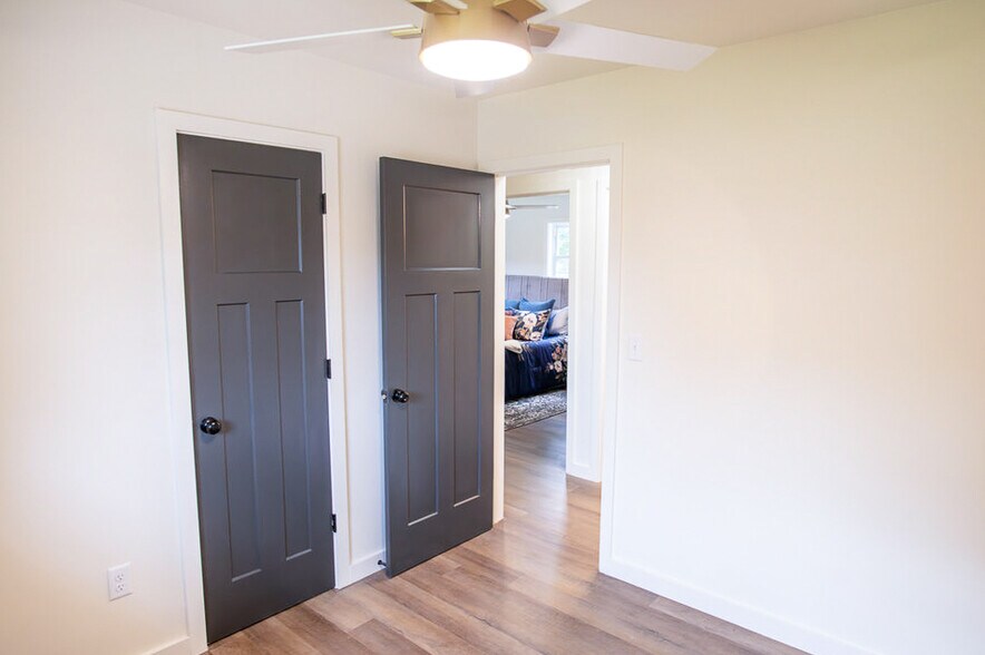 More Photos Of 1733 Main Rd, Johns Island Office For Sale