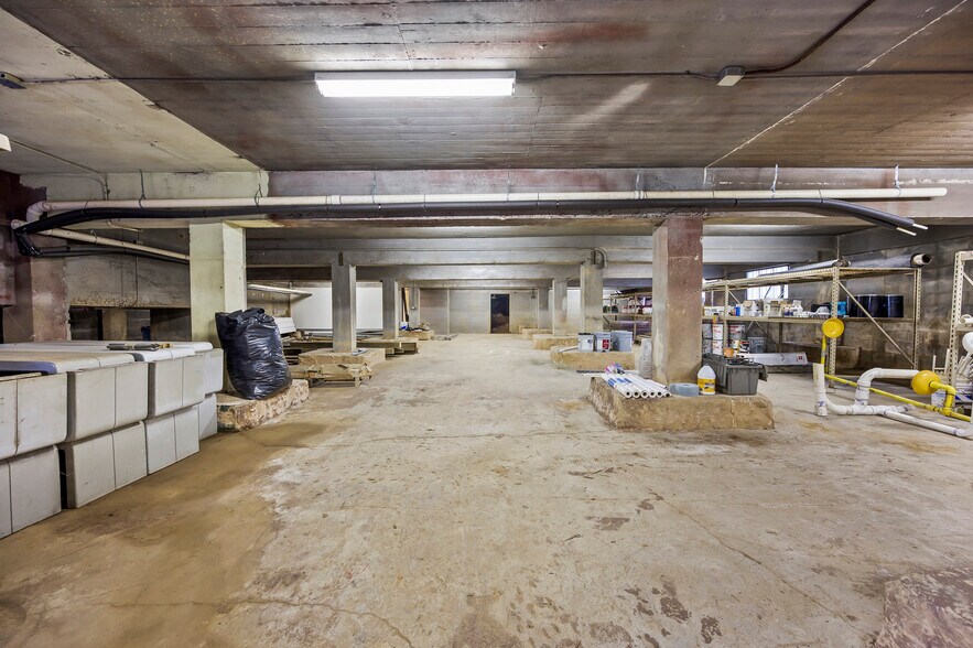 More Photos Of 1004 Rundell St, Winston-Salem Flex For Lease