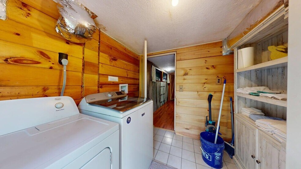 More Photos Of 8045 Sarah Thomas Rd, Silver Point Specialty For Sale