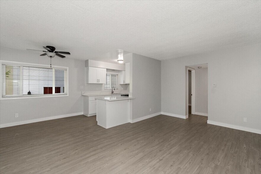 More Photos Of 1534 Manhattan Beach Blvd, Manhattan Beach Apartments For Sale