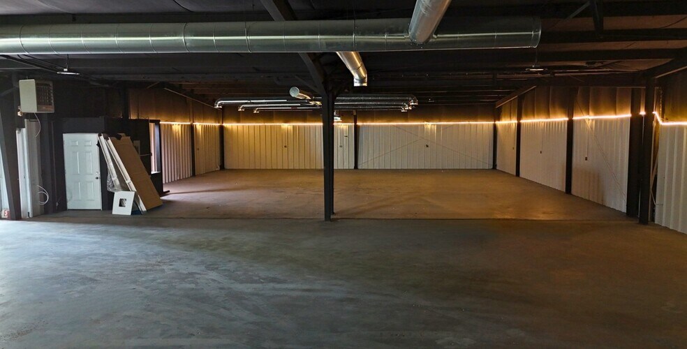 More Photos Of 2607 S Highway 14, Greer Light Manufacturing For Sale