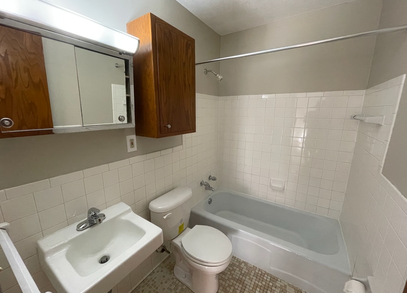 More Photos Of 2637 Pleasant Ave S, Minneapolis Apartments For Sale