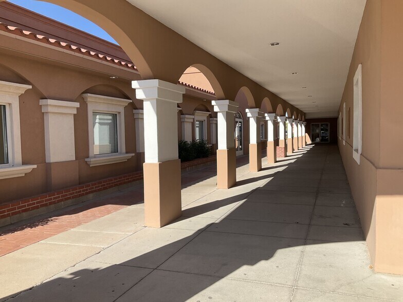 More Photos Of 601 Sunland Park Dr, El Paso Unknown For Lease
