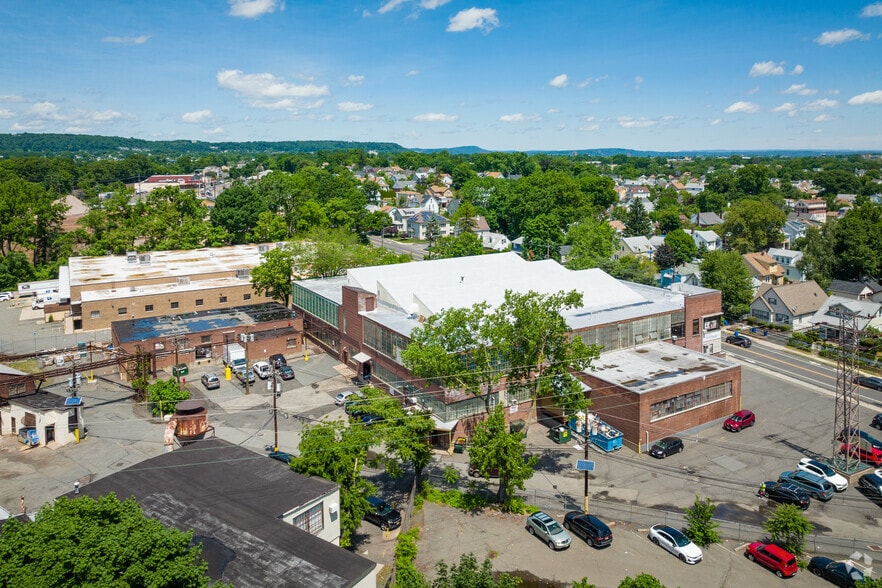More Photos Of 791 Paulison Ave, Clifton Warehouse For Lease