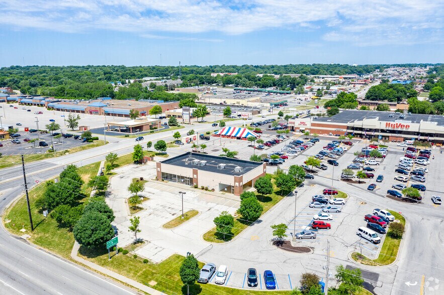 More Photos Of 4555 S Noland Rd, Independence Freestanding For Lease