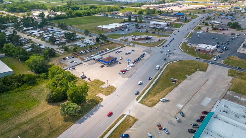 More Photos Of 2015 N Baltimore St, Kirksville Auto Dealership For Sale