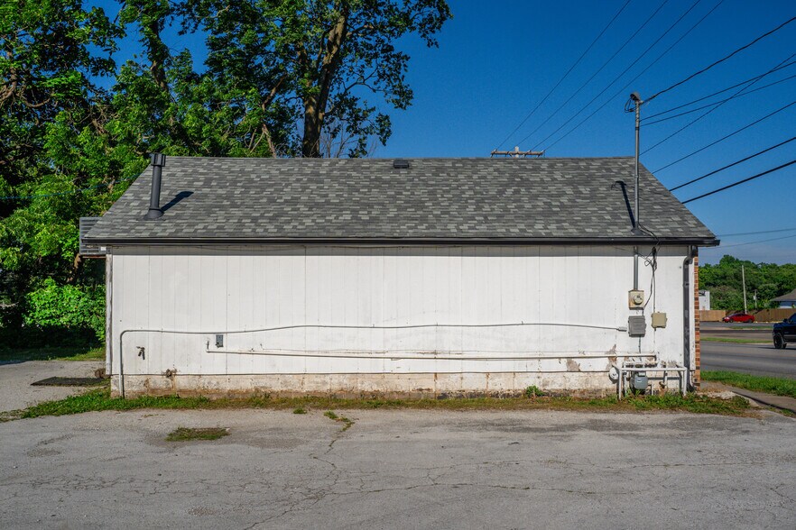More Photos Of 419 W Kearney St, Springfield Freestanding For Sale