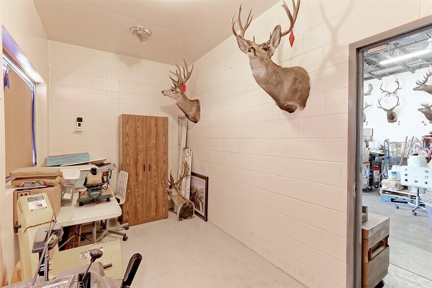 More Photos Of 4475 W 58th Ave, Arvada Light Distribution For Sale