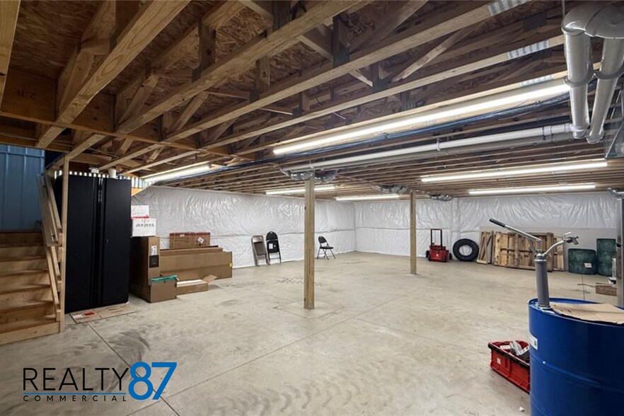 More Photos Of 3230 Center Point Rd, Robins Flex For Lease