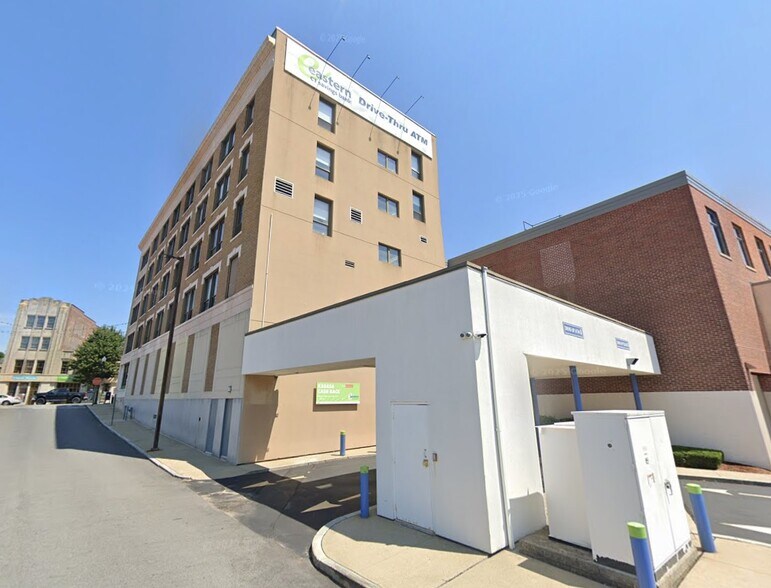 More Photos Of 257 Main St, Norwich Office Residential For Sale