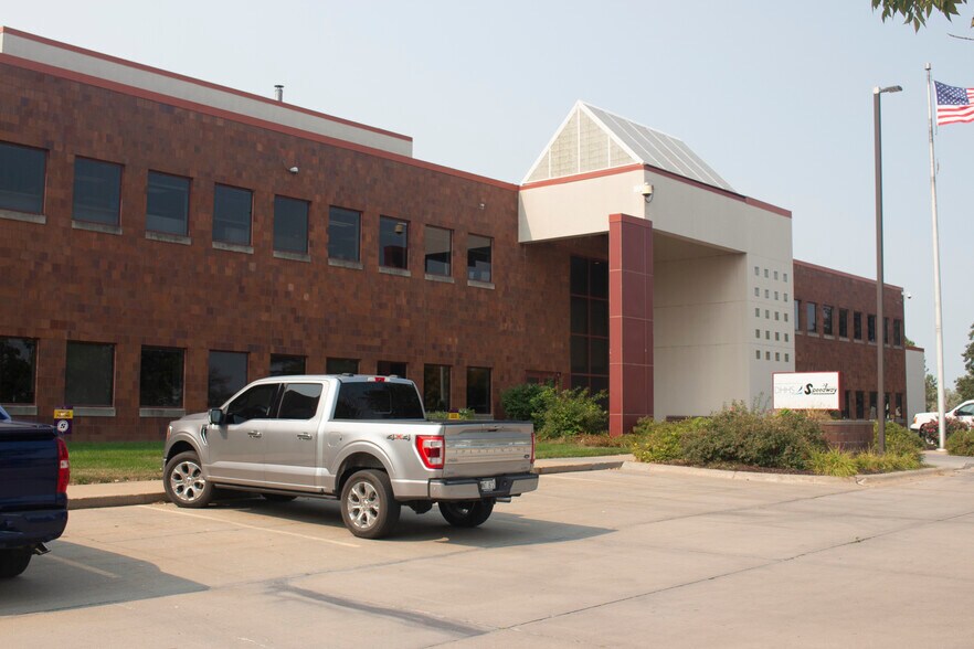 More Photos Of 340 Victory Ln, Lincoln Industrial For Sale