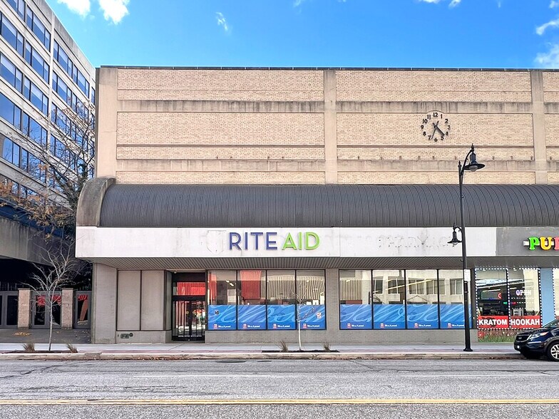 Primary Photo Of 916 State St, Erie Storefront For Lease