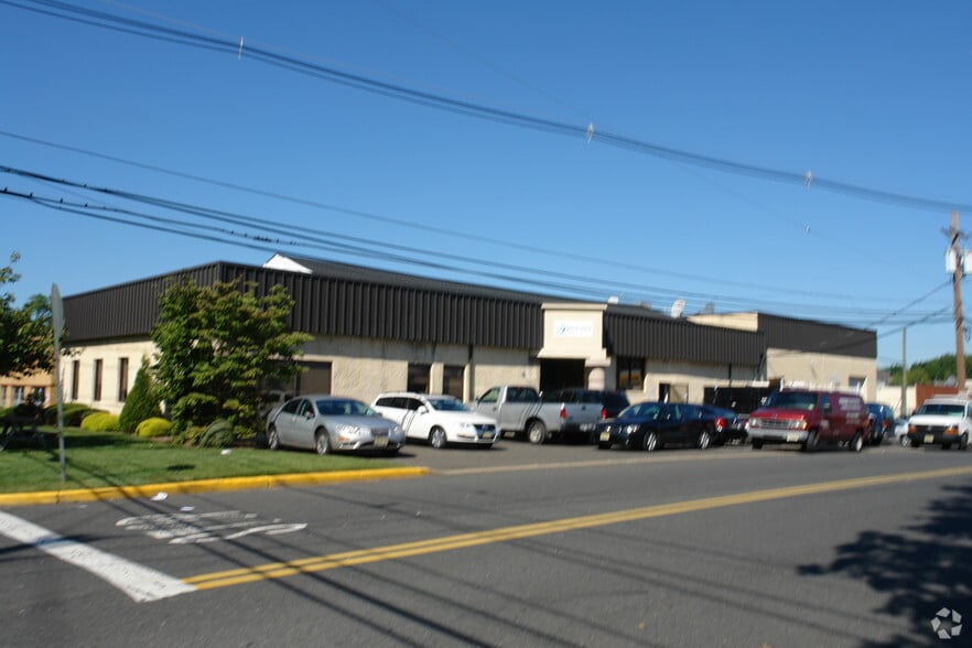 More Photos Of 385 Market St, Kenilworth Light Distribution For Sale