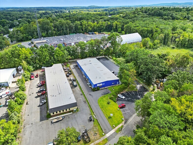 More Photos Of 37 Saint Jacques Ave, Agawam Warehouse For Lease