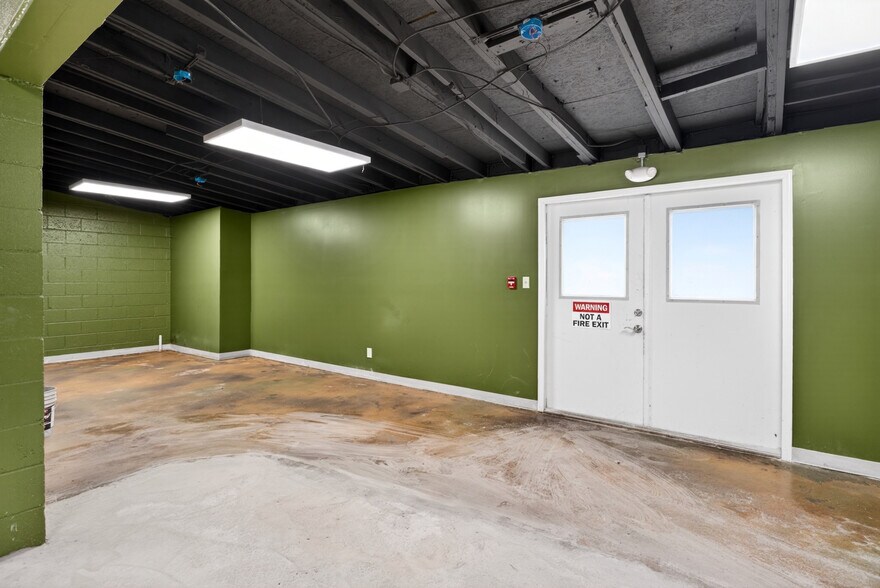 More Photos Of 1141 S Trade St, Tryon General Retail For Lease