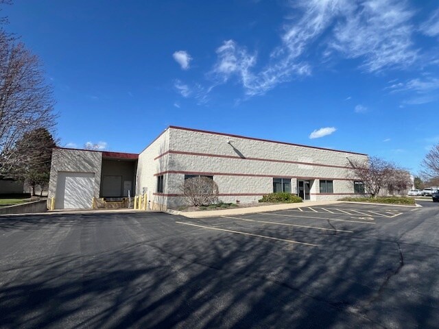 More Photos Of 2742 Barney Ct, McHenry Warehouse For Lease