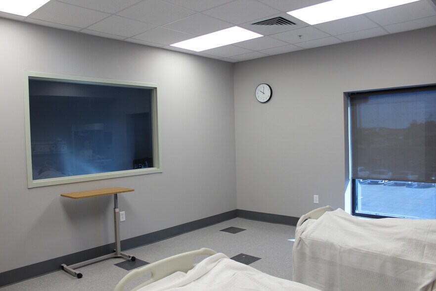 More Photos Of 12251 Bernard Pky, Gulfport Office For Sale