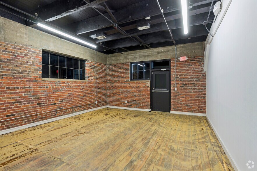 More Photos Of 2315 Commerce St, Houston Unknown For Lease