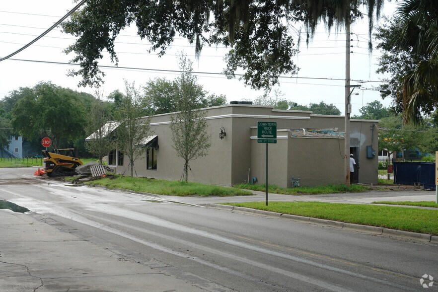More Photos Of 300 S Sanford Ave, Sanford Restaurant For Sale