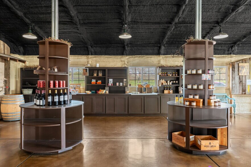 More Photos Of 3106 Golden Gate Dr, Napa Flex For Sale