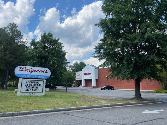 More Photos Of 9501 Staples Mill Rd, Richmond General Retail For Sale