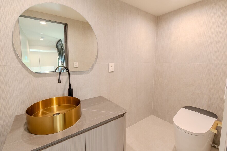 More Photos Of 2941 Mary St, La Crescenta Apartments For Sale