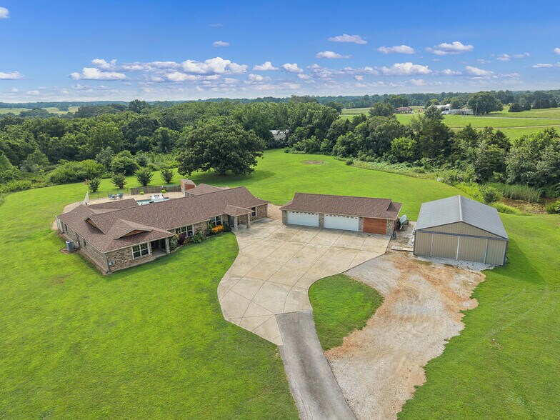 More Photos Of 19824 State Highway 112, Cassville Apartments For Sale