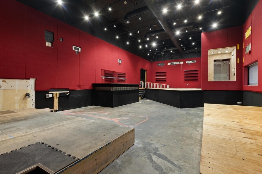More Photos Of 5021 W Nassau St, Tampa Manufacturing For Sale