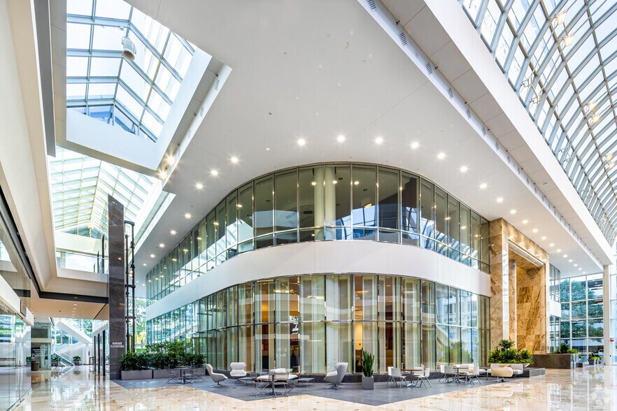 More Photos Of 1051 E Cary St, Richmond Office For Lease